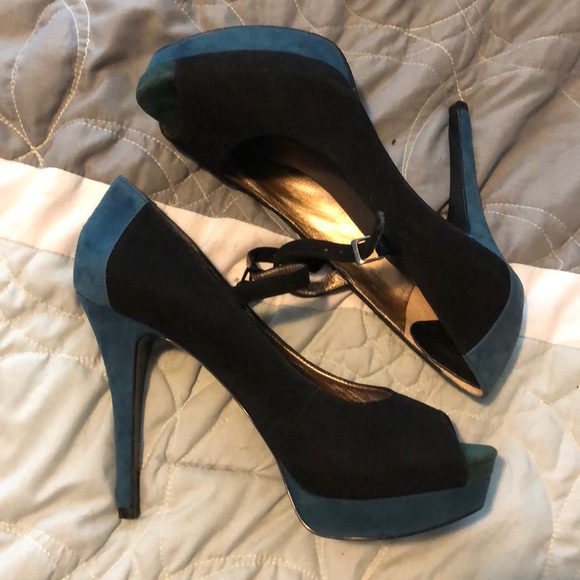 BCBG Fabulous Suede Heels - Picture 4 of 6